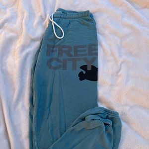 Free city sweatpants